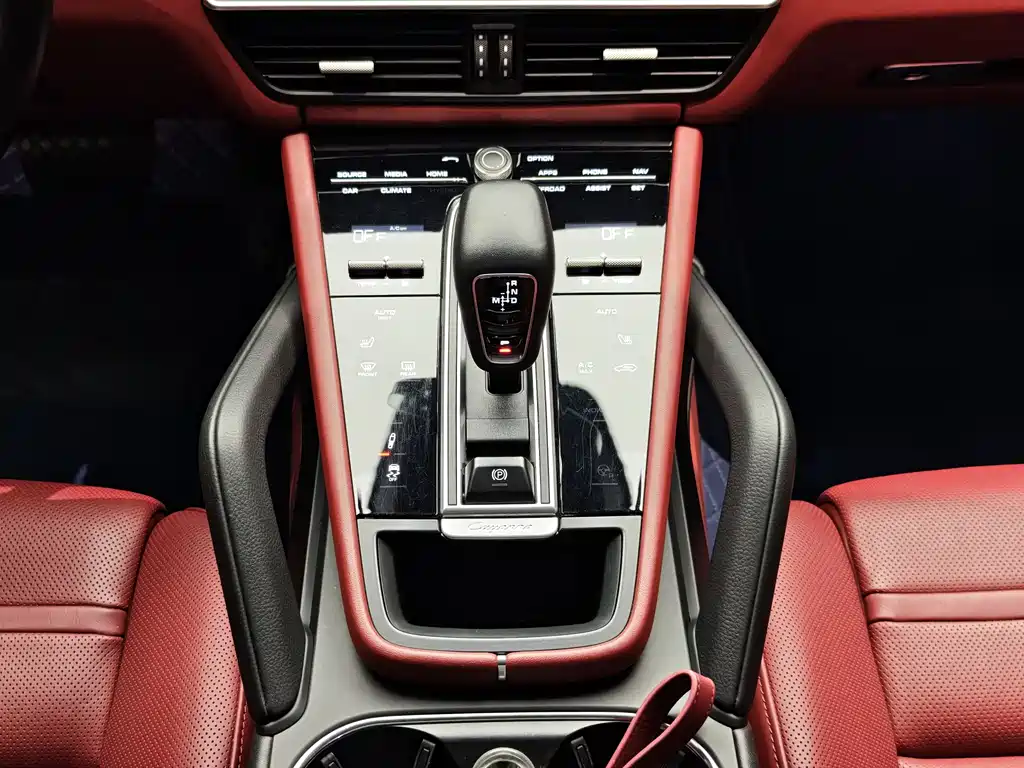 Porsche Cayenne 2019 — фото 16