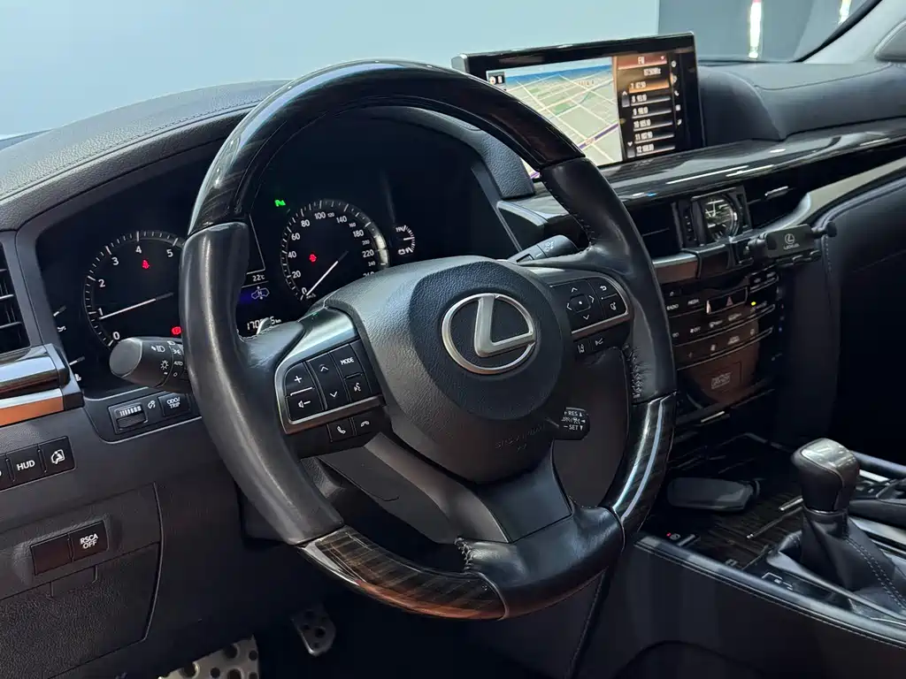 Lexus LX 2019 — фото 10