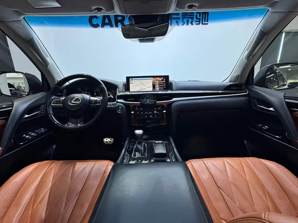 Lexus LX 2019 — фото 16