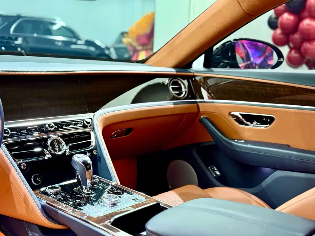 Bentley Flying Spur 2021 — фото 8