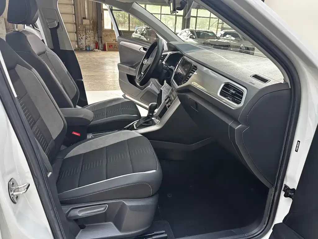 Volkswagen T-Roc 2022 — фото 20