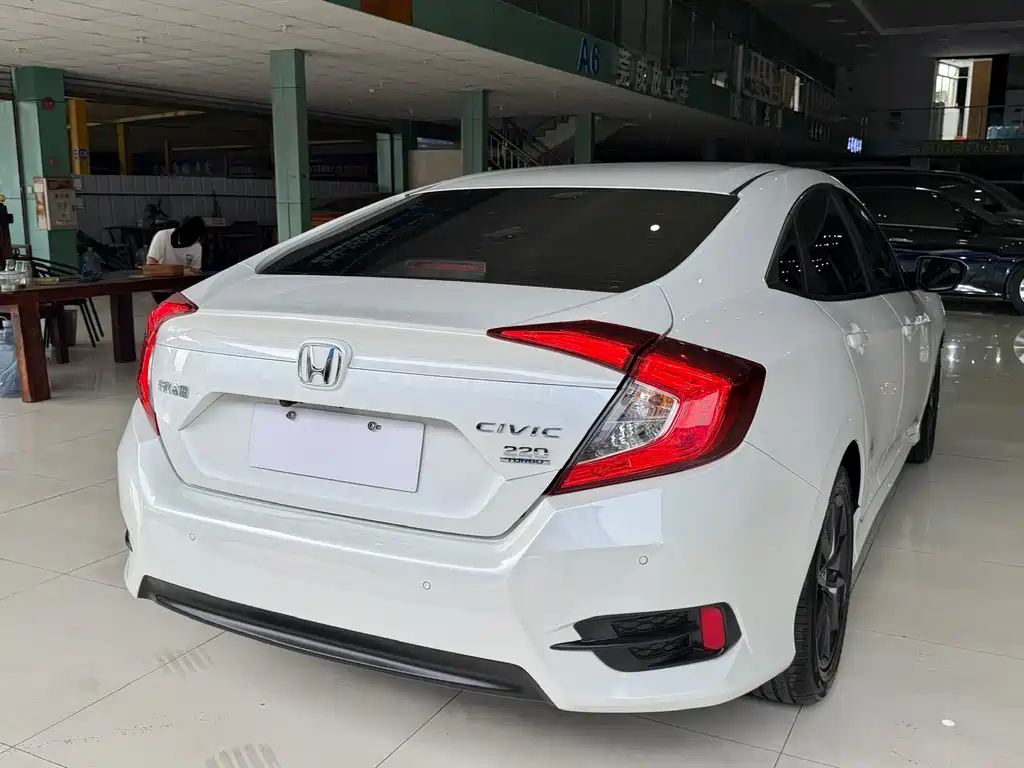 Honda Civic 2021 — фото 13
