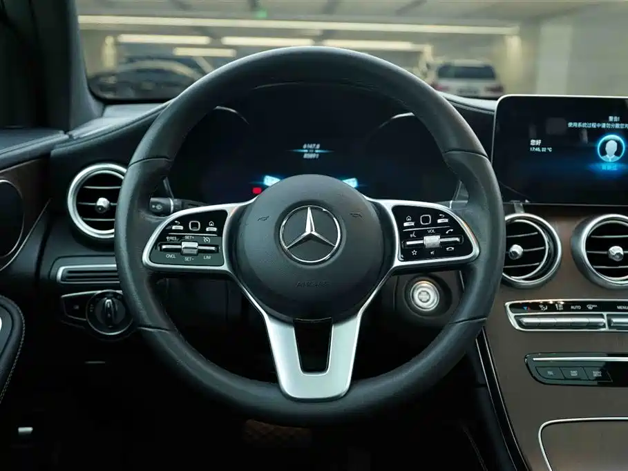 Mercedes-Benz GLC 2020 — фото 16