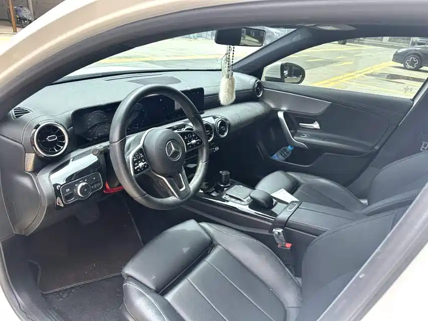 Mercedes-Benz A-Class 2020 — фото 4