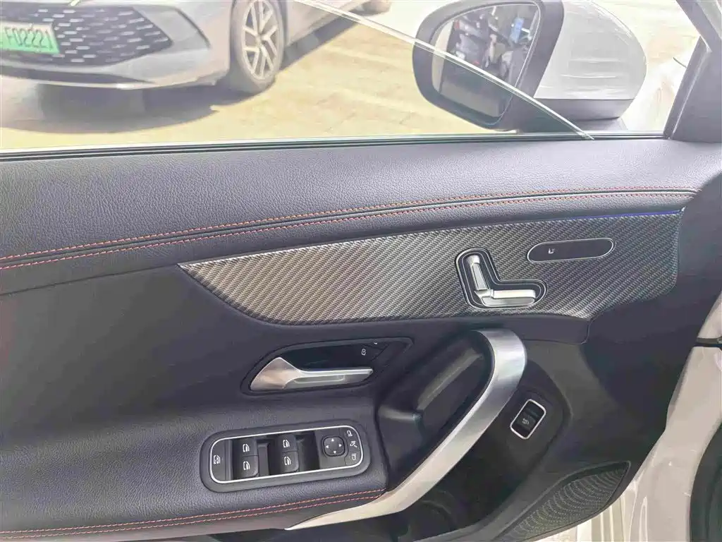 Mercedes-Benz A-Class 2024 — фото 15