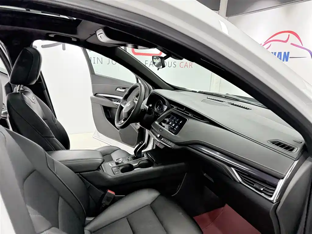 Cadillac XT4 2021 — фото 17