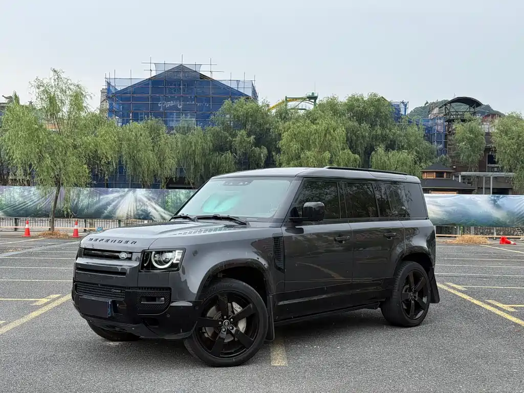 Land Rover Defender 2022