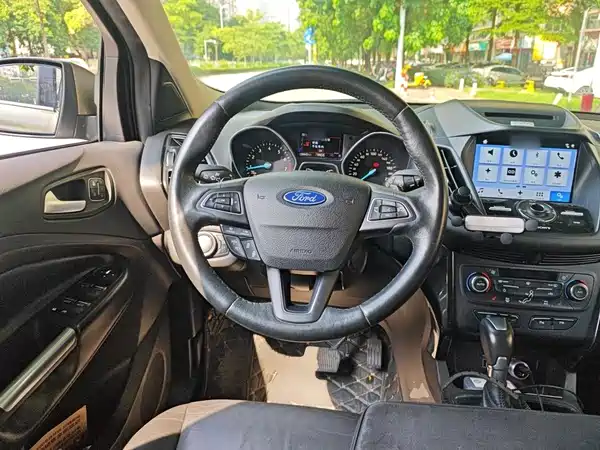 Ford Kuga 2016