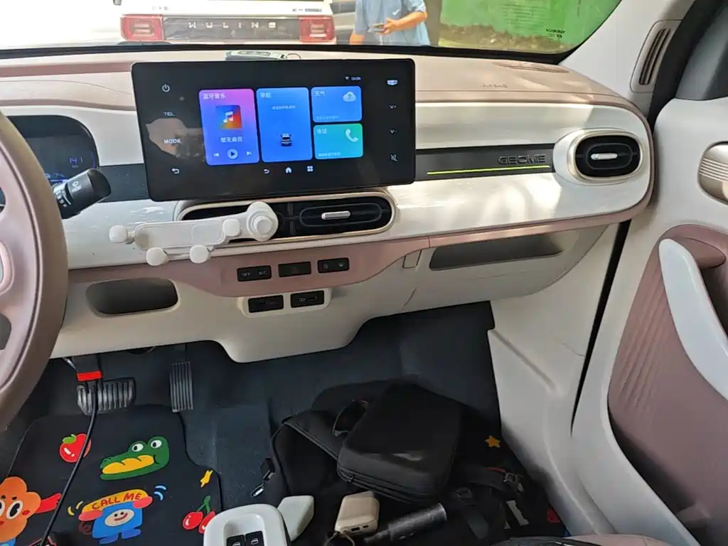 Geely Galaxy Panda 2025 — фото 13