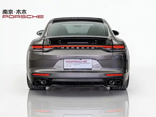 Porsche Panamera 2022