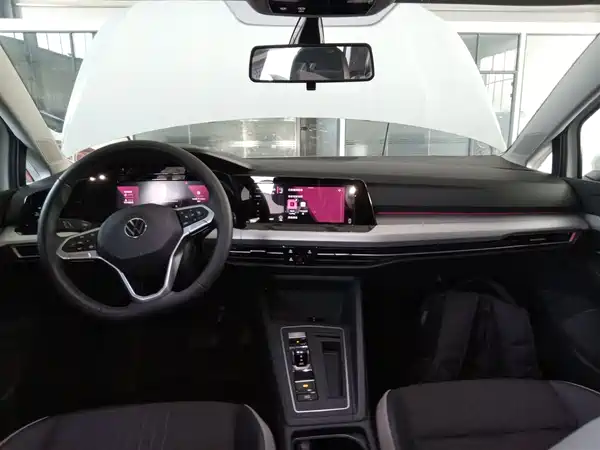 Volkswagen Golf 2023