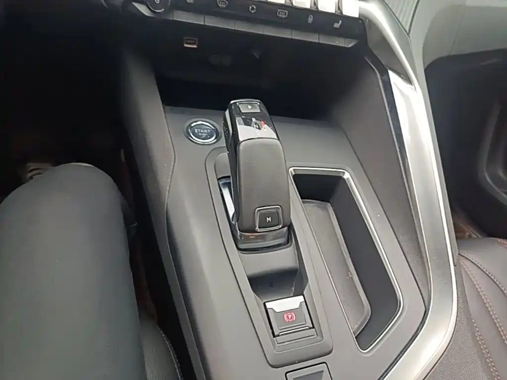 Peugeot 4008 2018 — фото 13