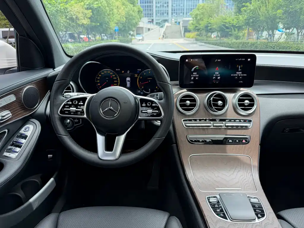 Mercedes-Benz GLC 2022 — фото 15