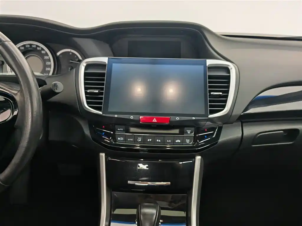 Honda Accord 2016 — фото 12