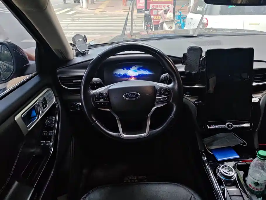 Ford Explorer 2022 — фото 15