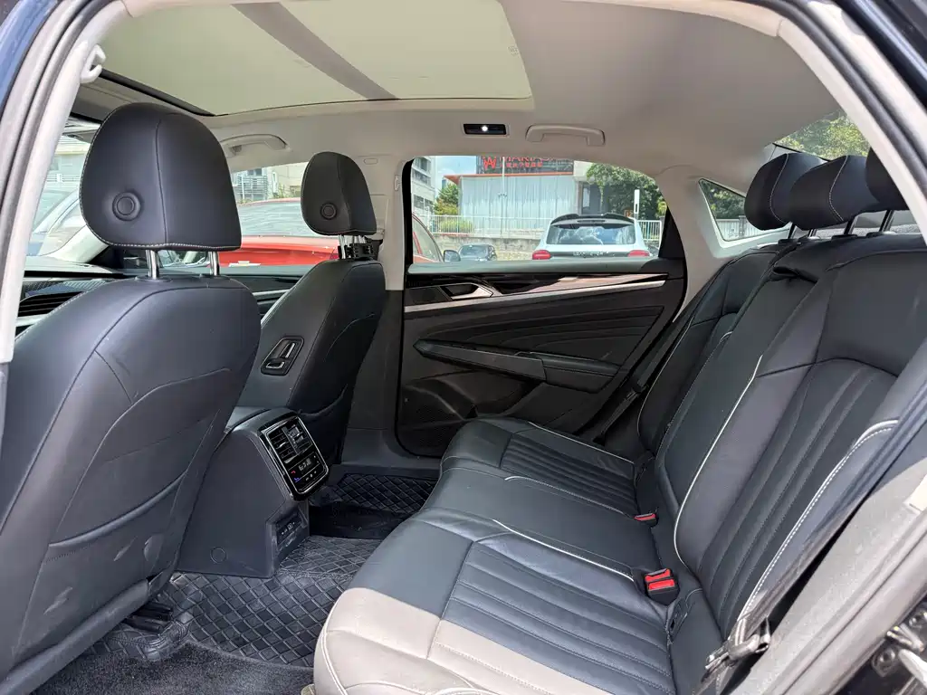 Volkswagen Passat 2022