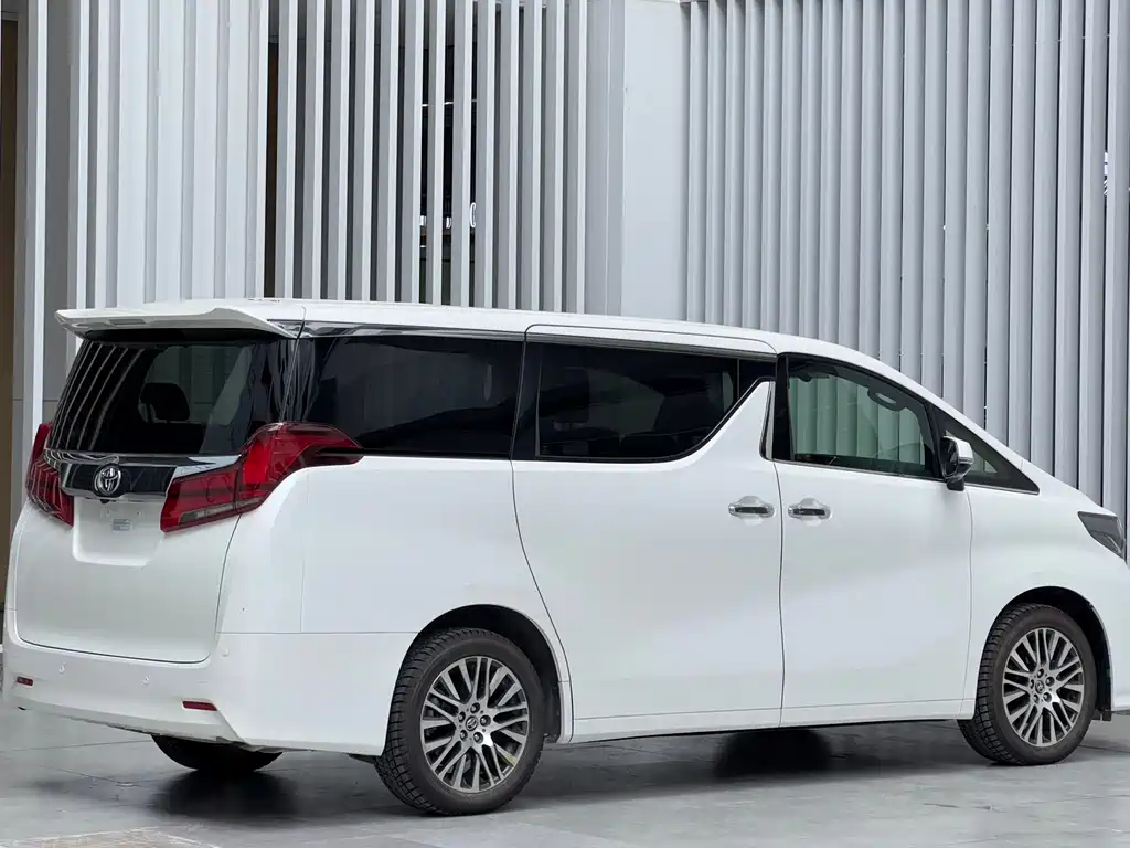Toyota Alphard 2020 — фото 4