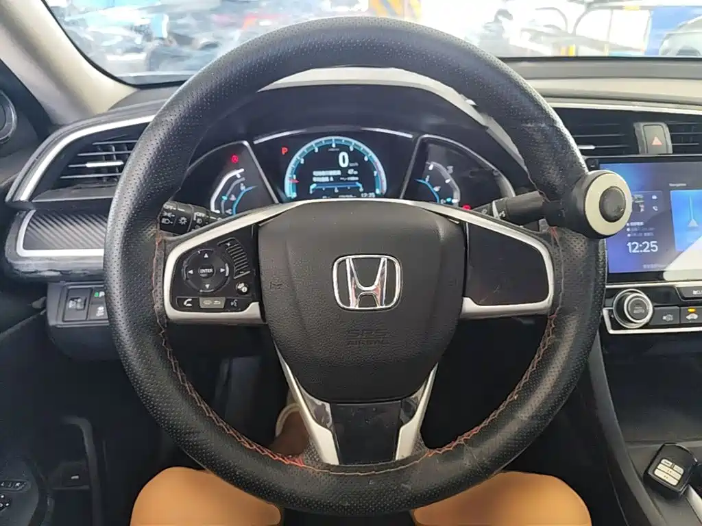 Honda Civic 2017 — фото 11