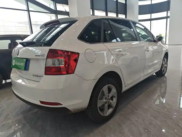 Skoda Rapid Spaceback 2016