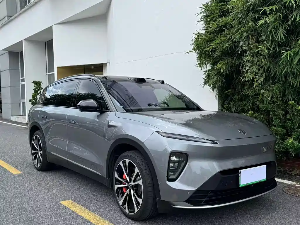 NIO ES8 2024