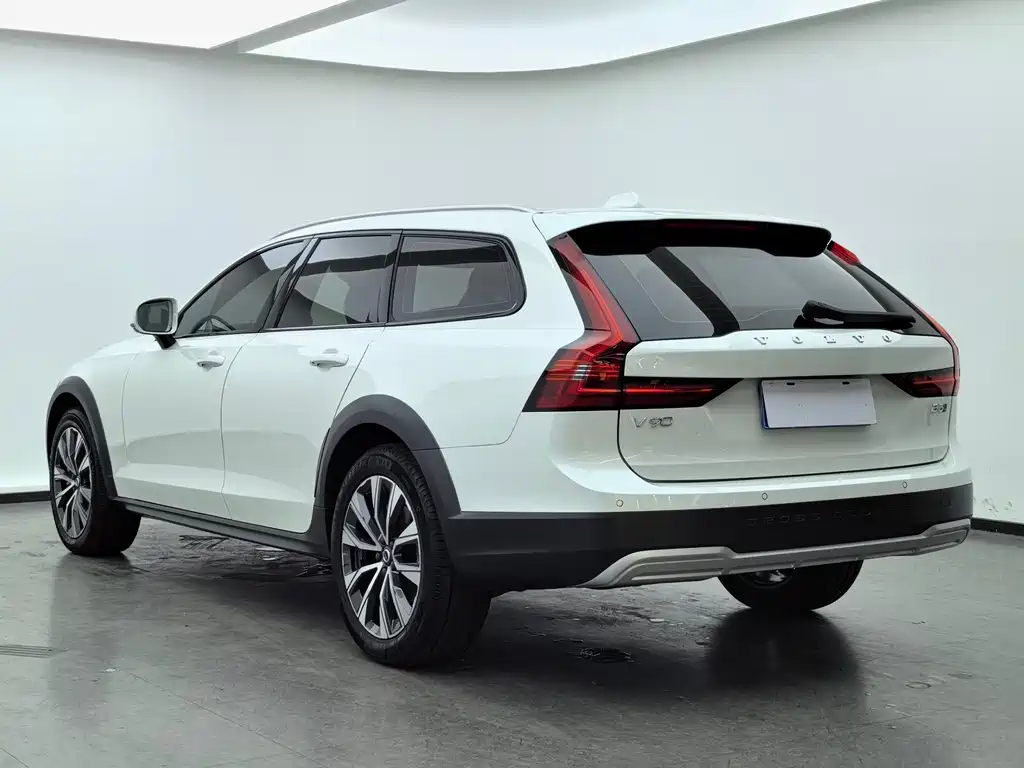 Volvo V90 2021