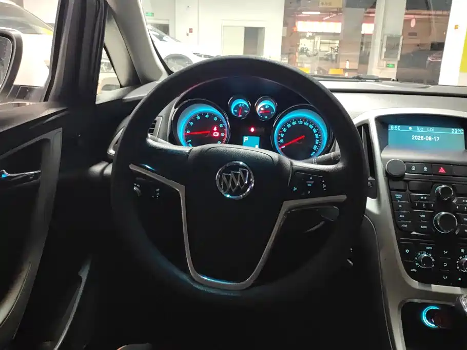Buick Excelle GT 2013 — фото 15