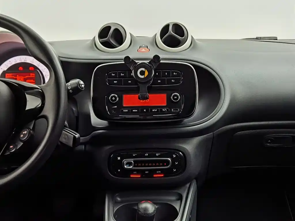 smart Fortwo 2017 — фото 12