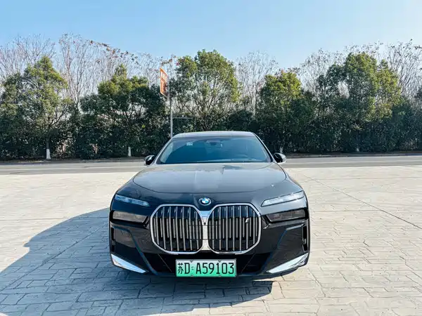 BMW i7 2023