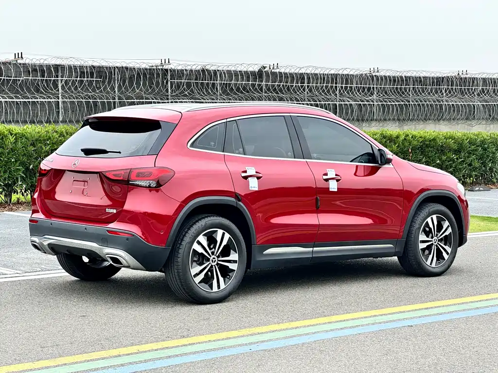 Mercedes-Benz GLA 2020