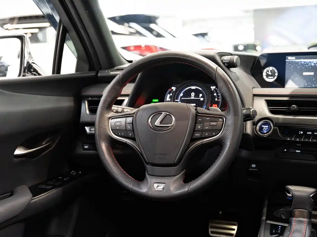 Lexus UX 2020 — фото 14