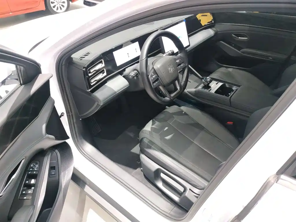 BYD Qin L 2025 — фото 16