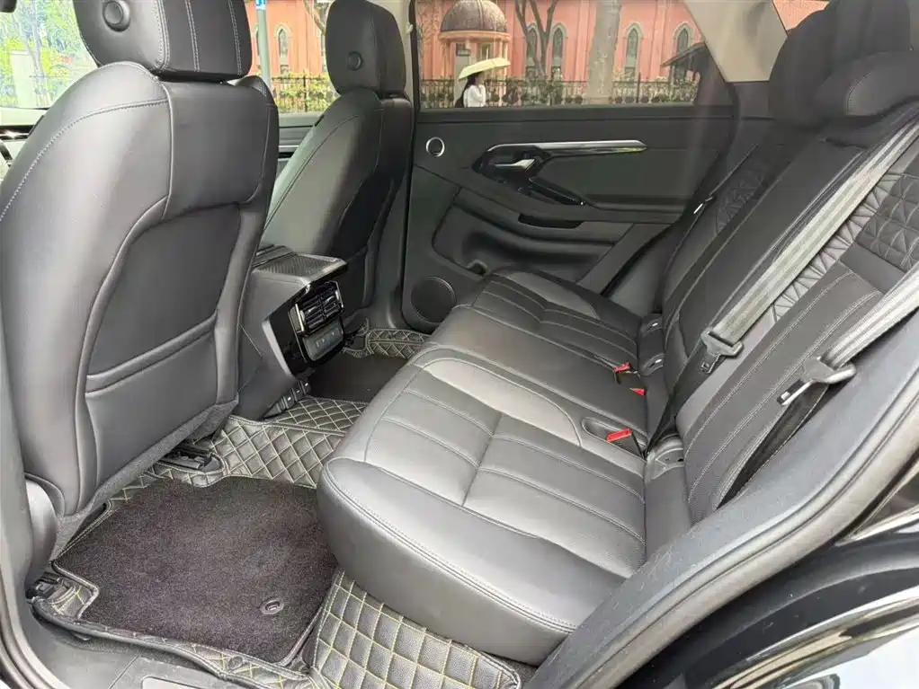 Land Rover Range Rover Evoque 2023 — фото 11