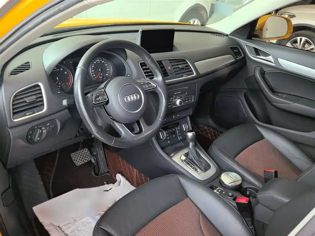 Audi Q3 2017 — фото 12