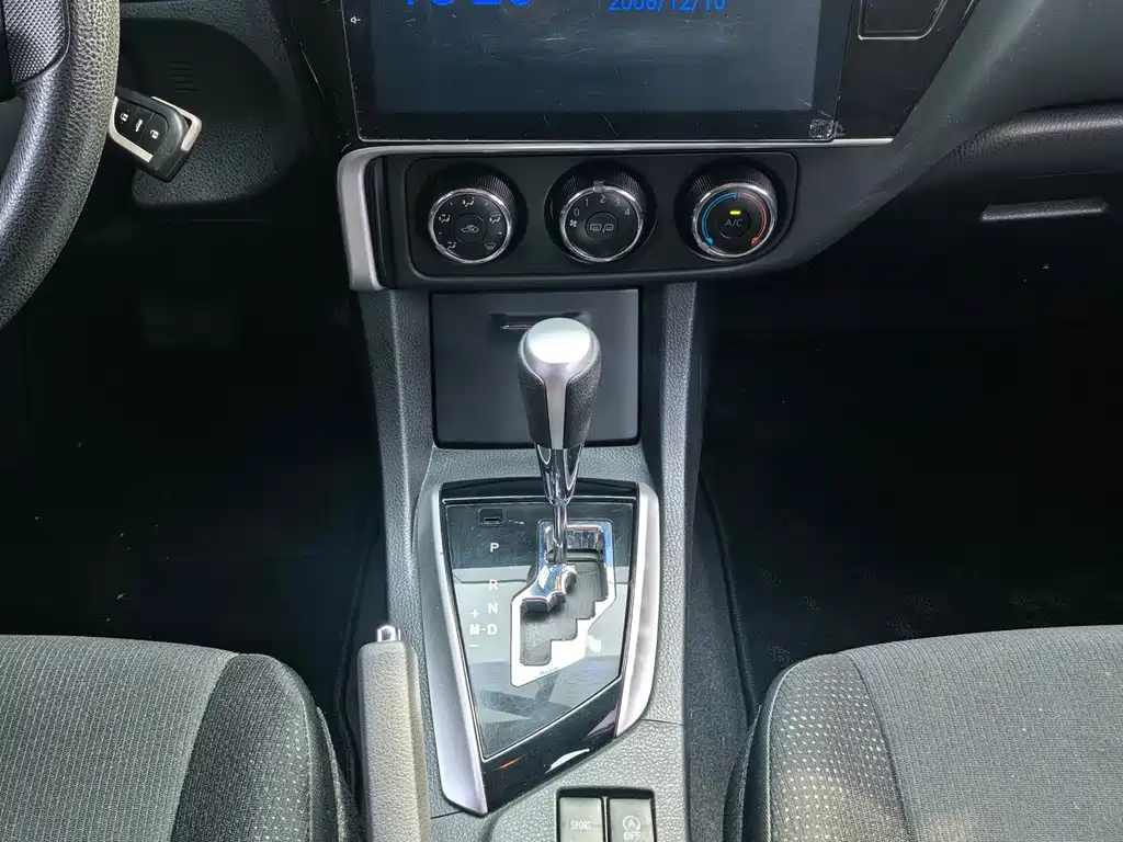 Toyota Corolla 2017 — фото 17