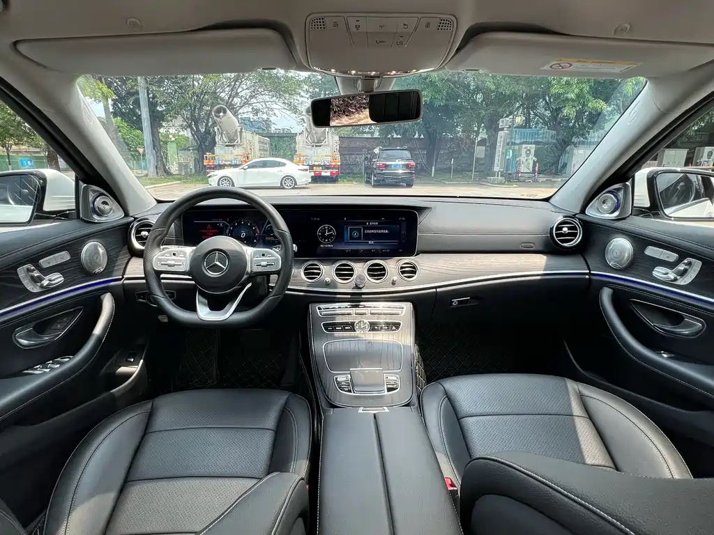 Mercedes-Benz E-Class 2020 — фото 11