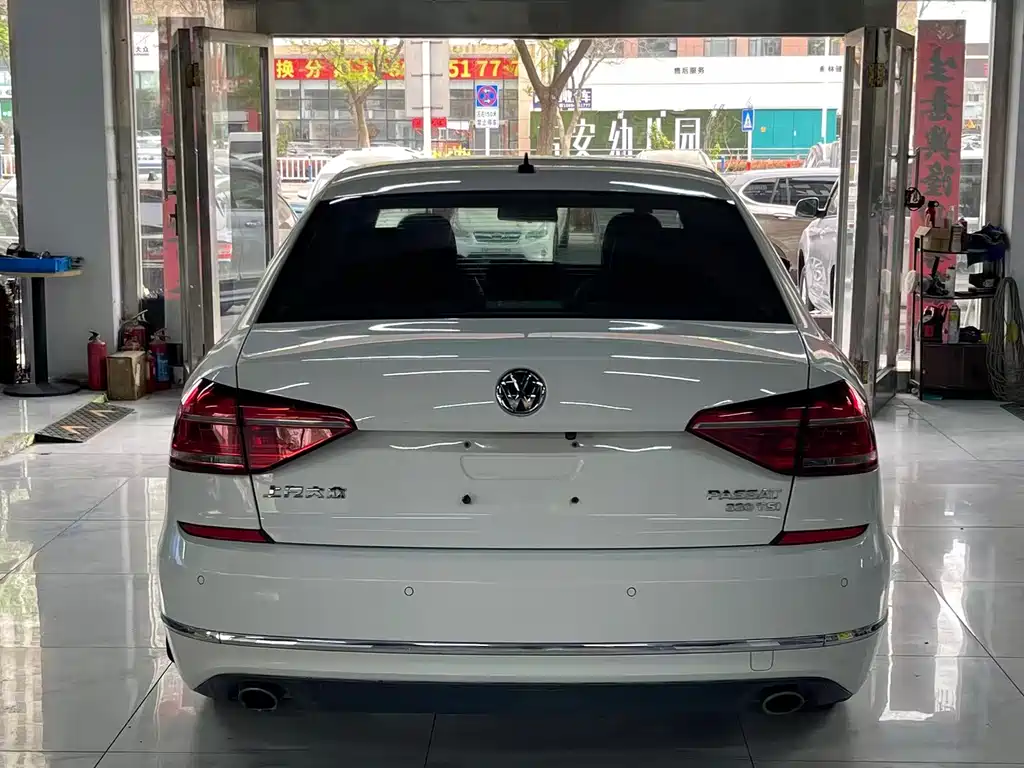 Volkswagen Passat 2017 — фото 4