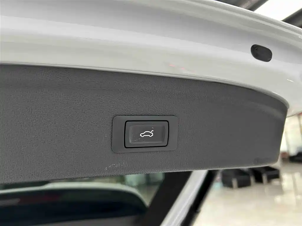 Audi A3 2023 — фото 16