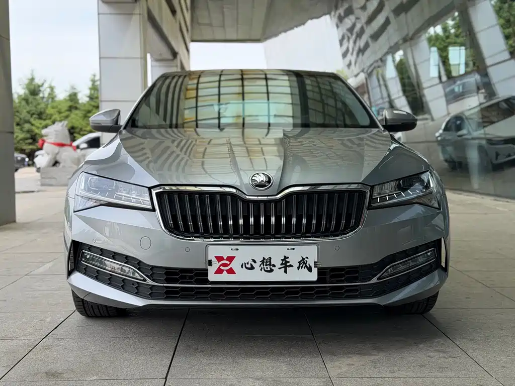 Skoda Superb 2021 — фото 2