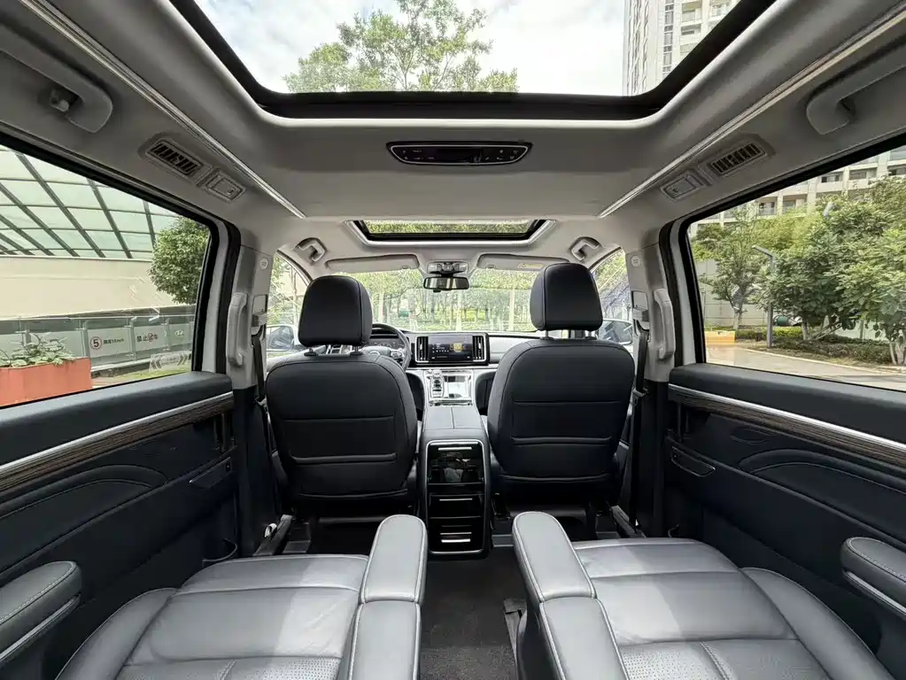 GAC Motor Trumpchi M8 2022 — фото 19
