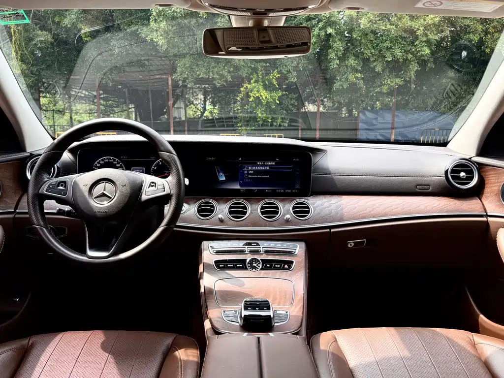Mercedes-Benz E-Class 2018 — фото 11
