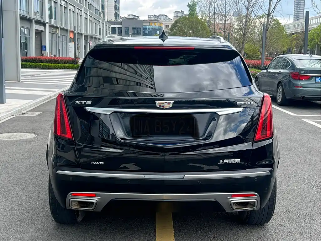 Cadillac XT5 2021 — фото 5
