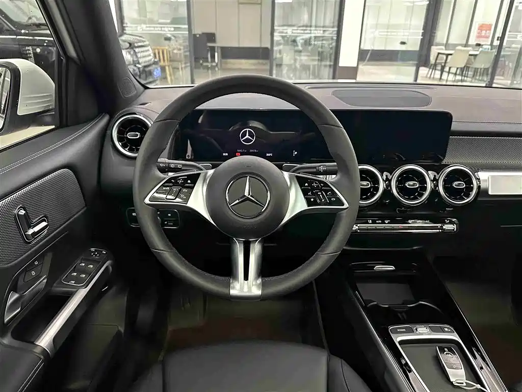 Mercedes-Benz GLB 2024 — фото 17