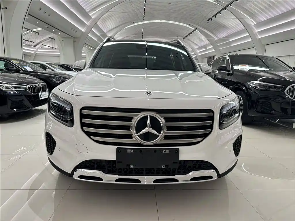 Mercedes-Benz GLB 2024 — фото 2