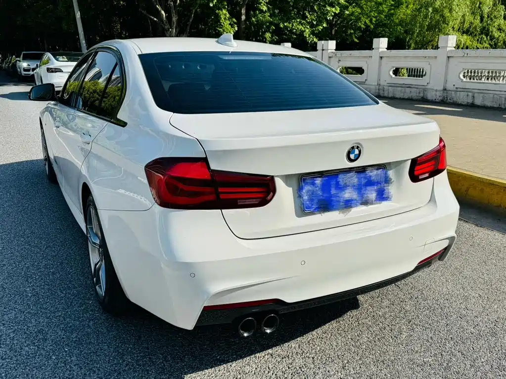 BMW 3 Series 2019 — фото 10