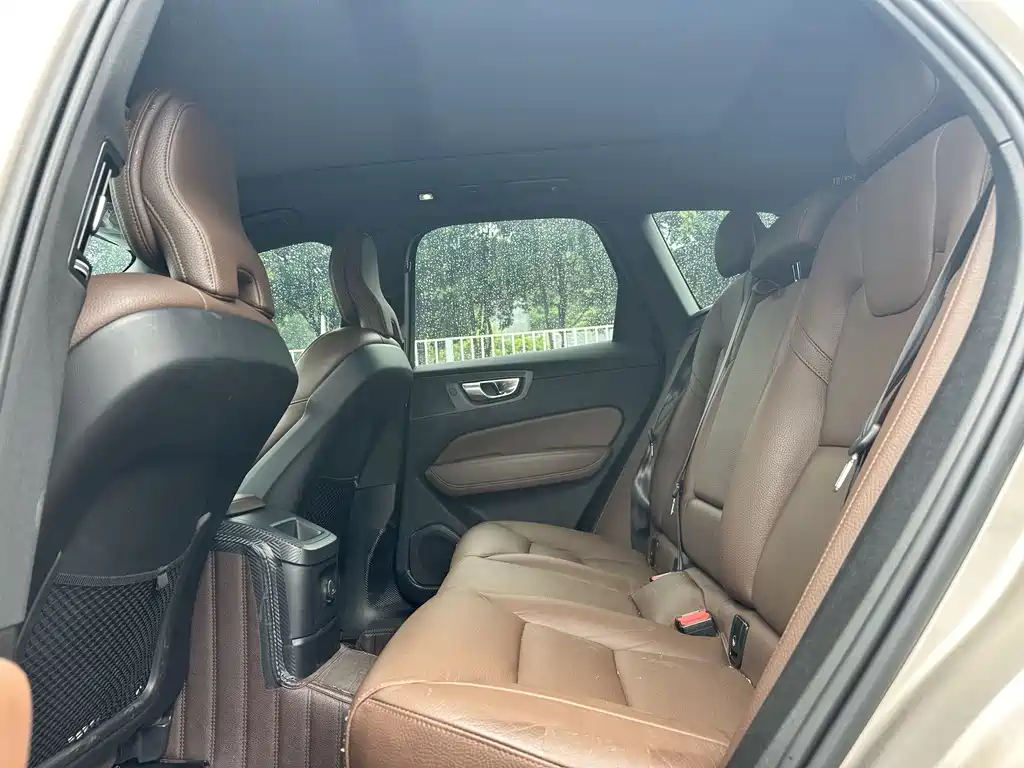 Volvo XC60 PHEV 2024 — фото 16