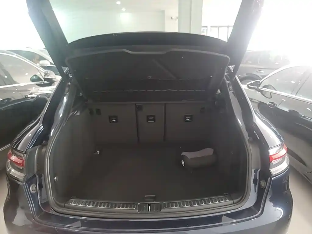 Porsche Macan 2019 — фото 19