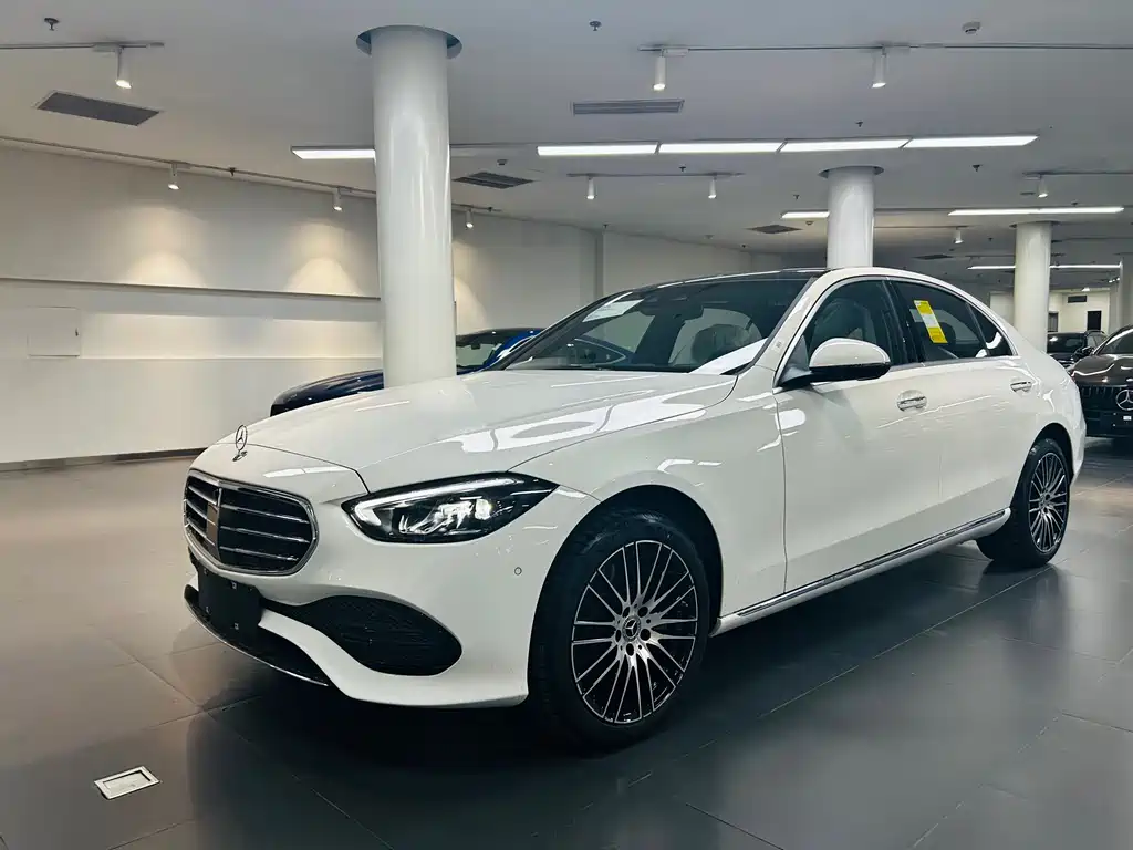 Mercedes-Benz C-Class — фото 1