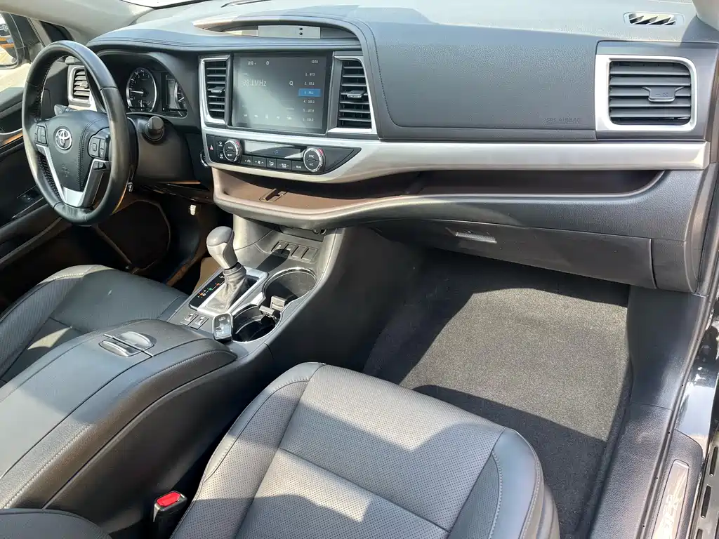 Toyota Highlander 2021 — фото 10