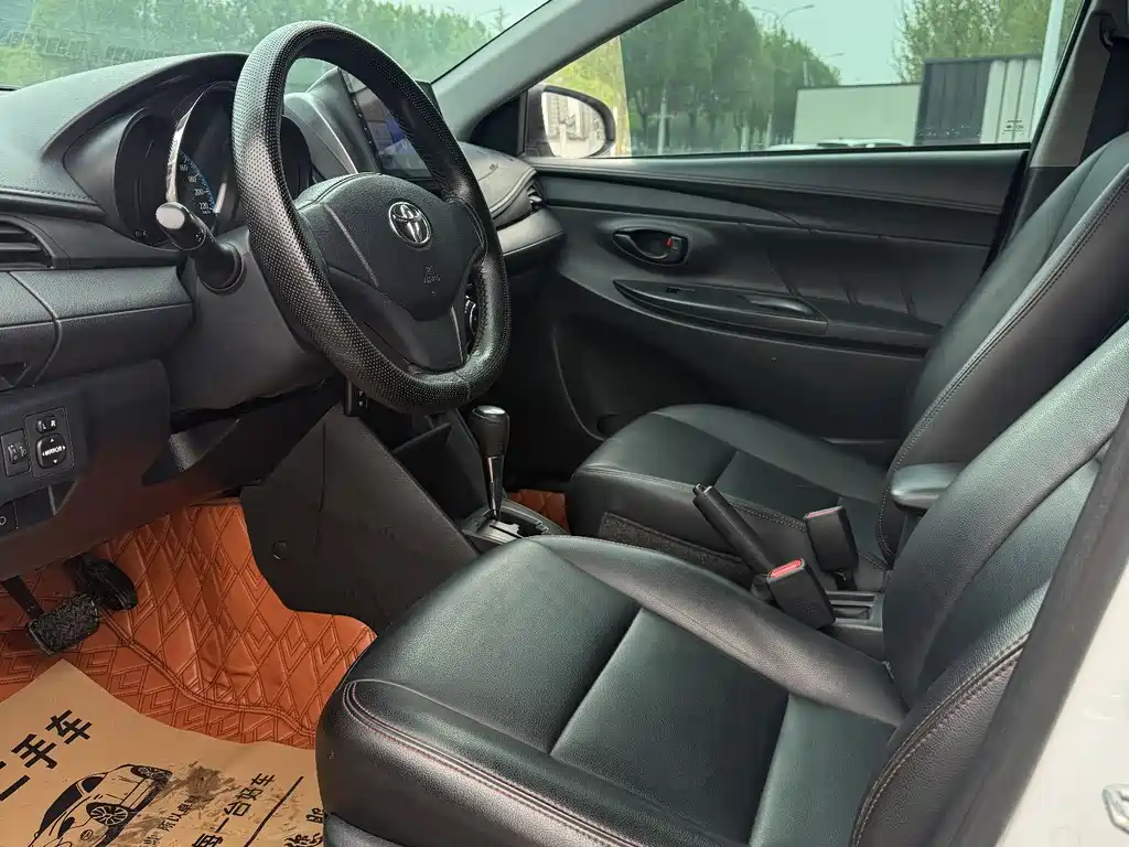 Toyota Yaris L 2019 — фото 4