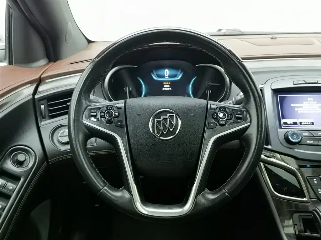 Buick LaCrosse 2016 — фото 11